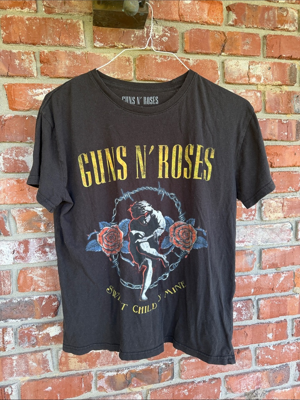 Guns N roses brand black Graphic Tee size M